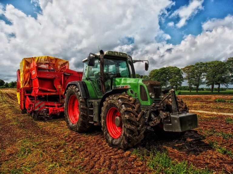 7 Best Tractor Implements for Small Farms That Maximize Productivity