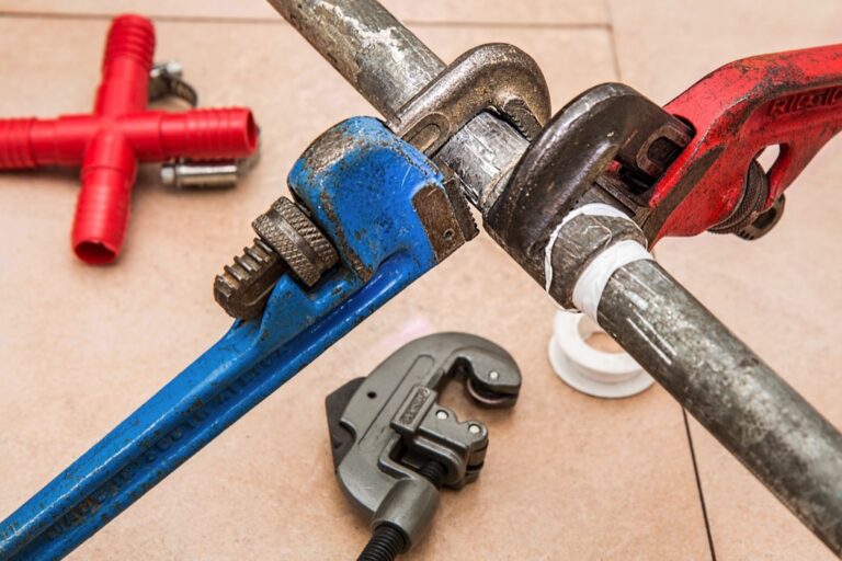 7 Best Small Engine Repair Tools for Farm Equipment That Prevent Downtime